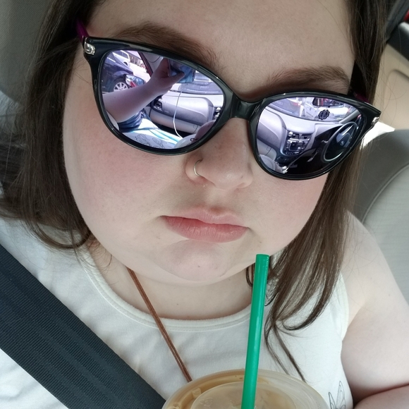 Meet your Posher, Grace - Picture 2 of 3